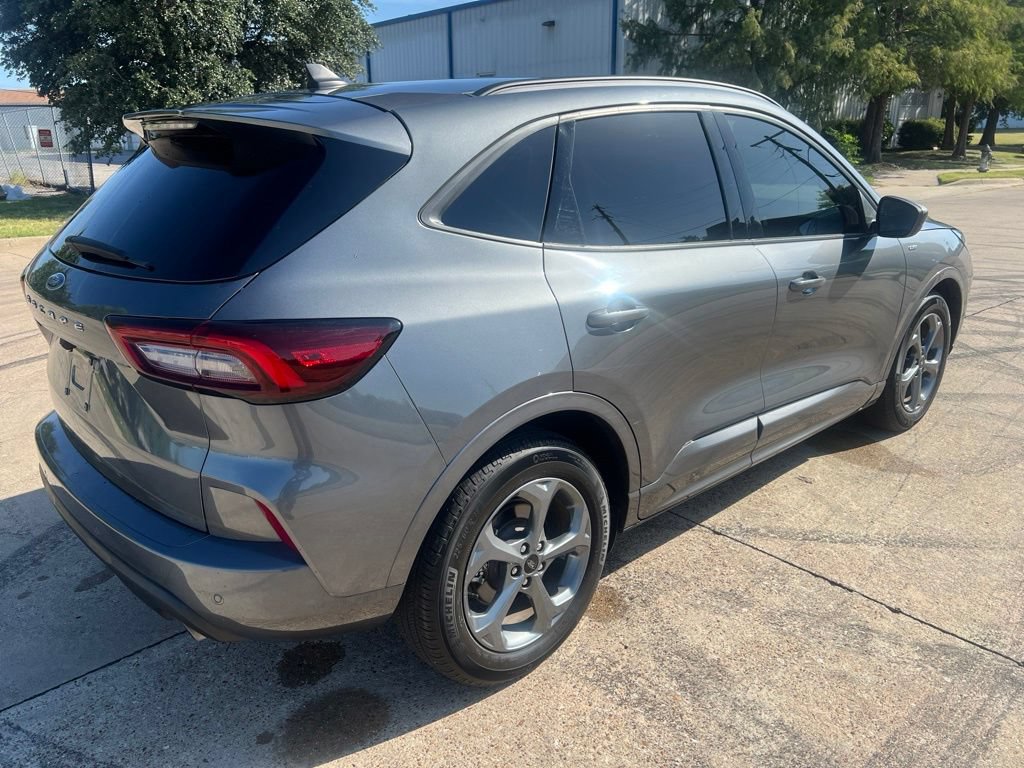 Used 2023 Ford Escape ST-Line w/ Tech Pack #1 FWD image 11