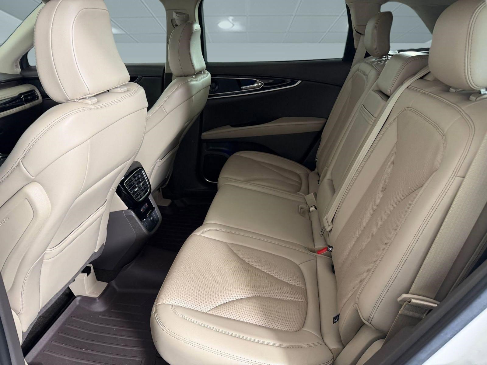 Used 2023 Lincoln Nautilus Reserve w/ Luxury Package image 13