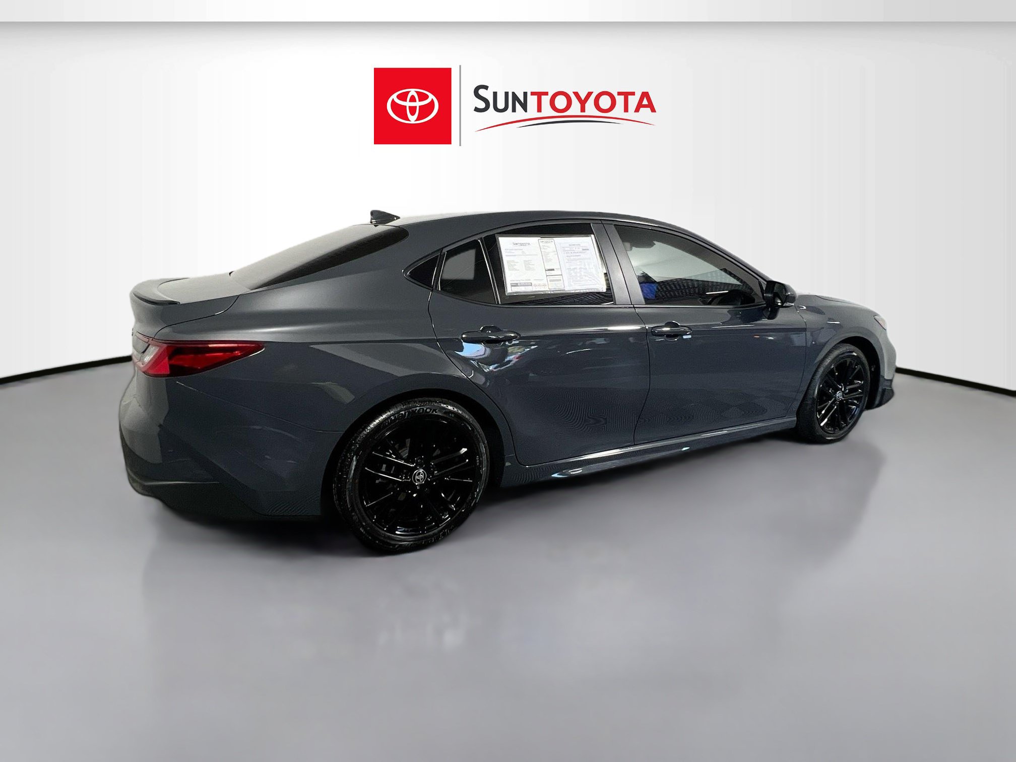 Used 2026 Toyota Camry SE w/ Convenience Package FWD image 4
