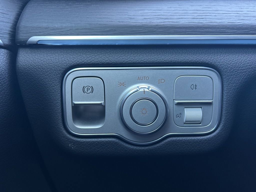 Used 2025 Mercedes-Benz GLE 450e 4MATIC image 19