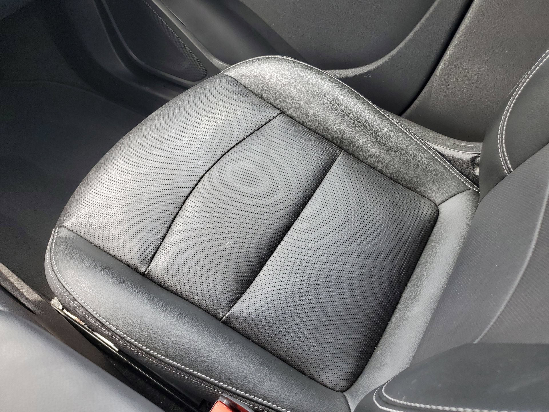 Used 2022 GMC Terrain SLT w/ LPO, Floor Liner Package FWD image 16