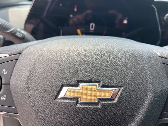 Used 2025 Chevrolet Trax LT w/ LT Convenience Package FWD image 33