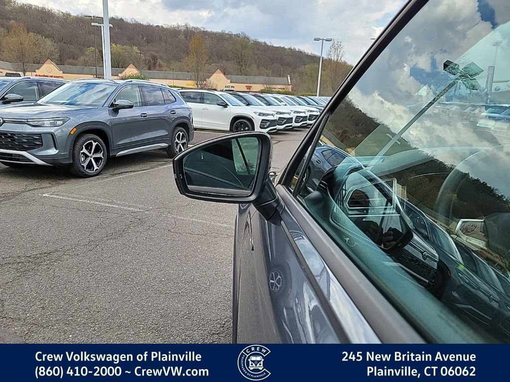 Used 2023 Volkswagen Tiguan SE R-Line FWD image 26