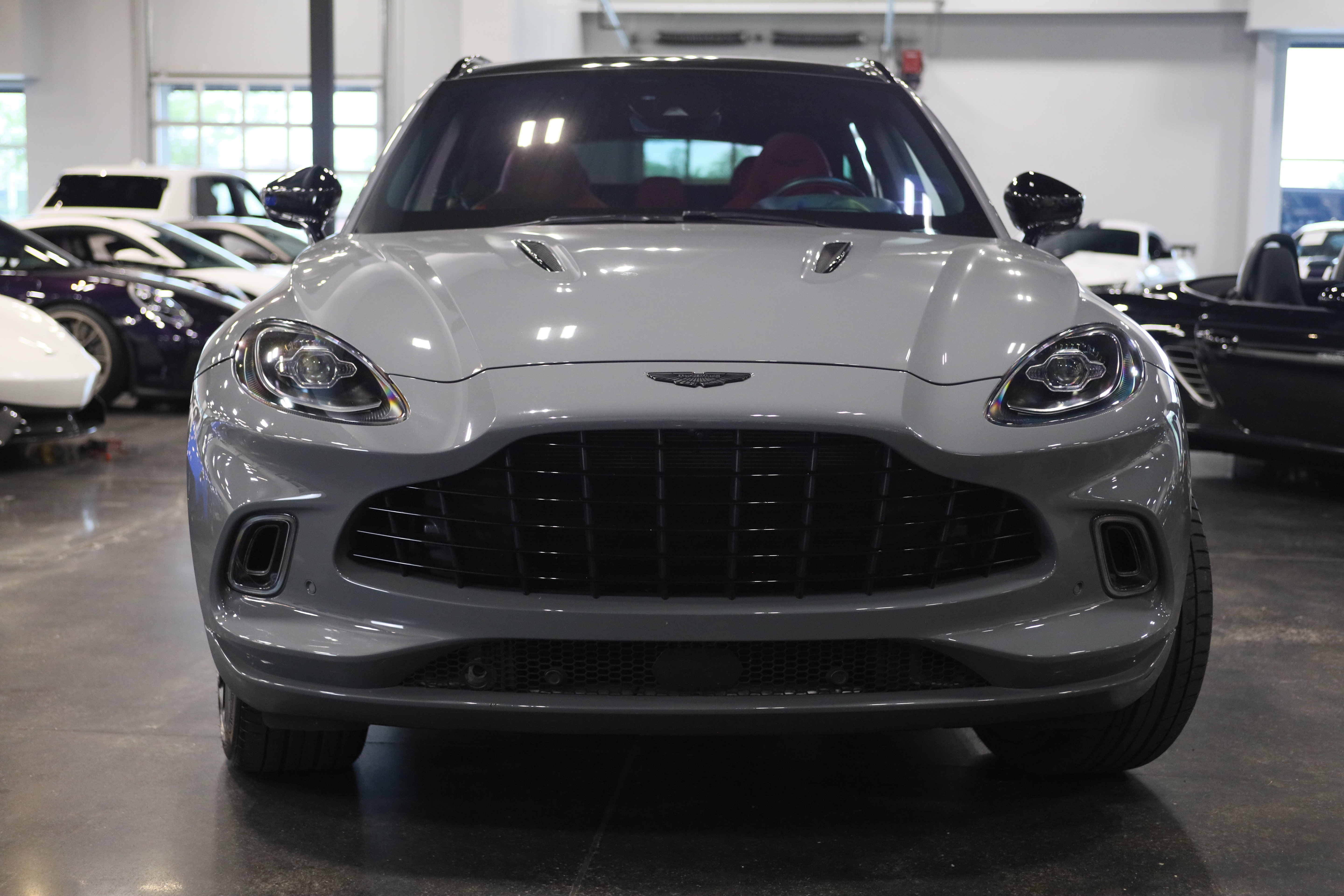 Used 2022 Aston Martin DBX AWD/4WD image 2