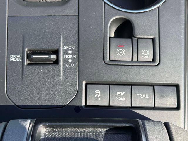 Used 2020 Toyota Highlander XLE image 30