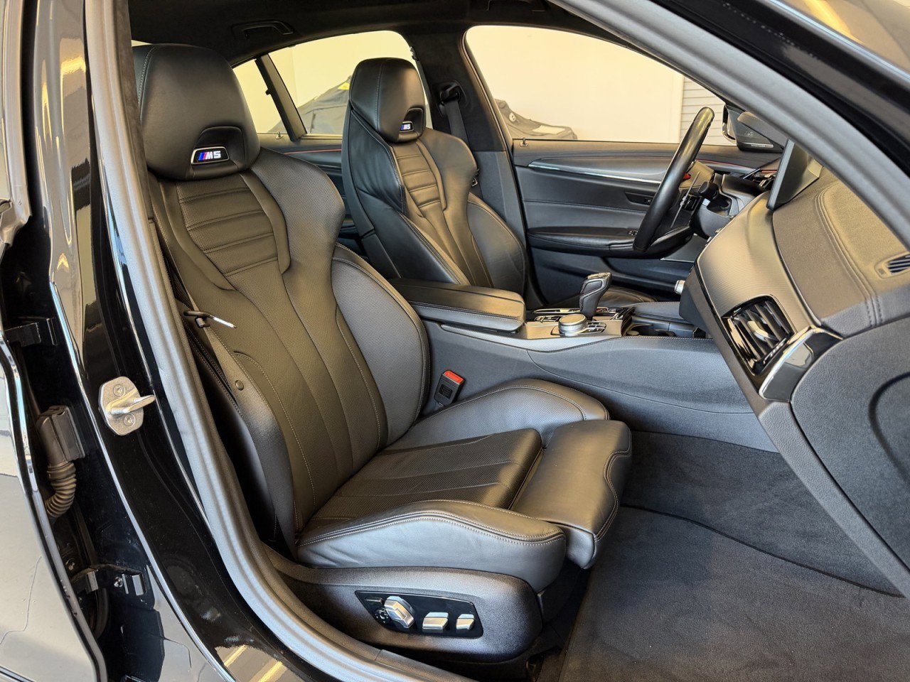 Used 2022 BMW M5 w/ Executive Package image 52