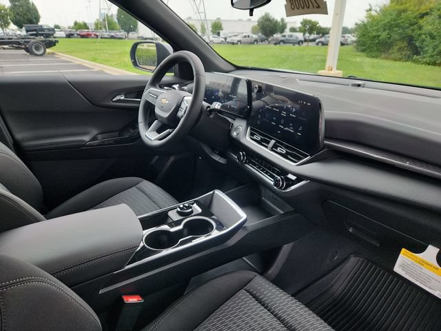 New 2027 Chevrolet Equinox LT w/ LPO, Floor Liner Package FWD image 19