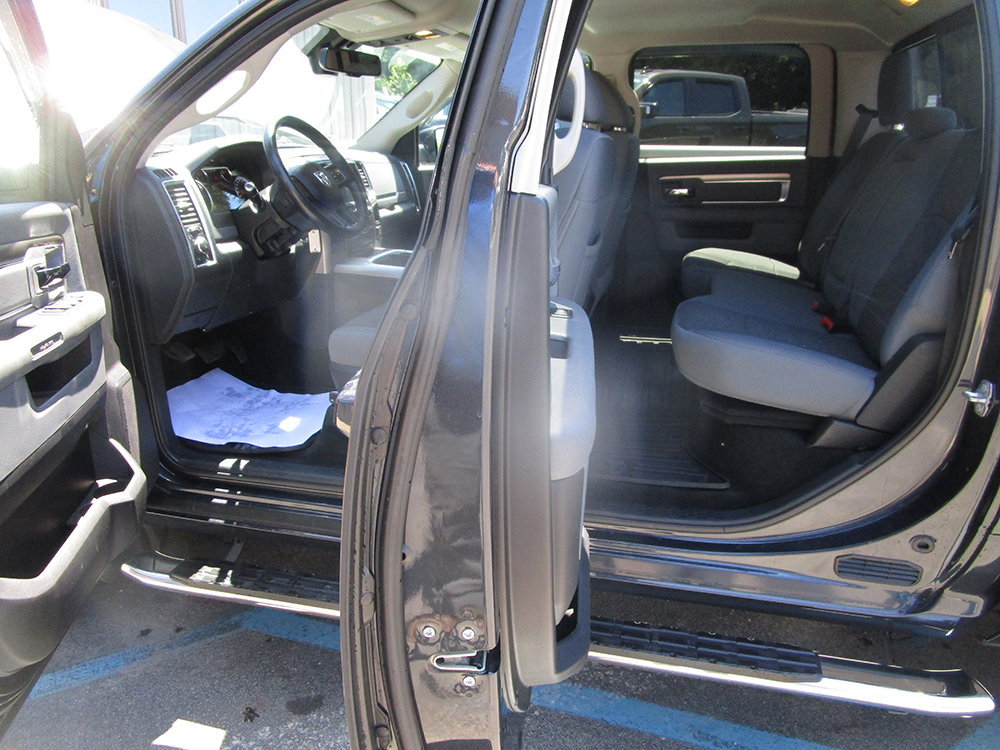 Used 2017 RAM 1500 SLT AWD/4WD image 15