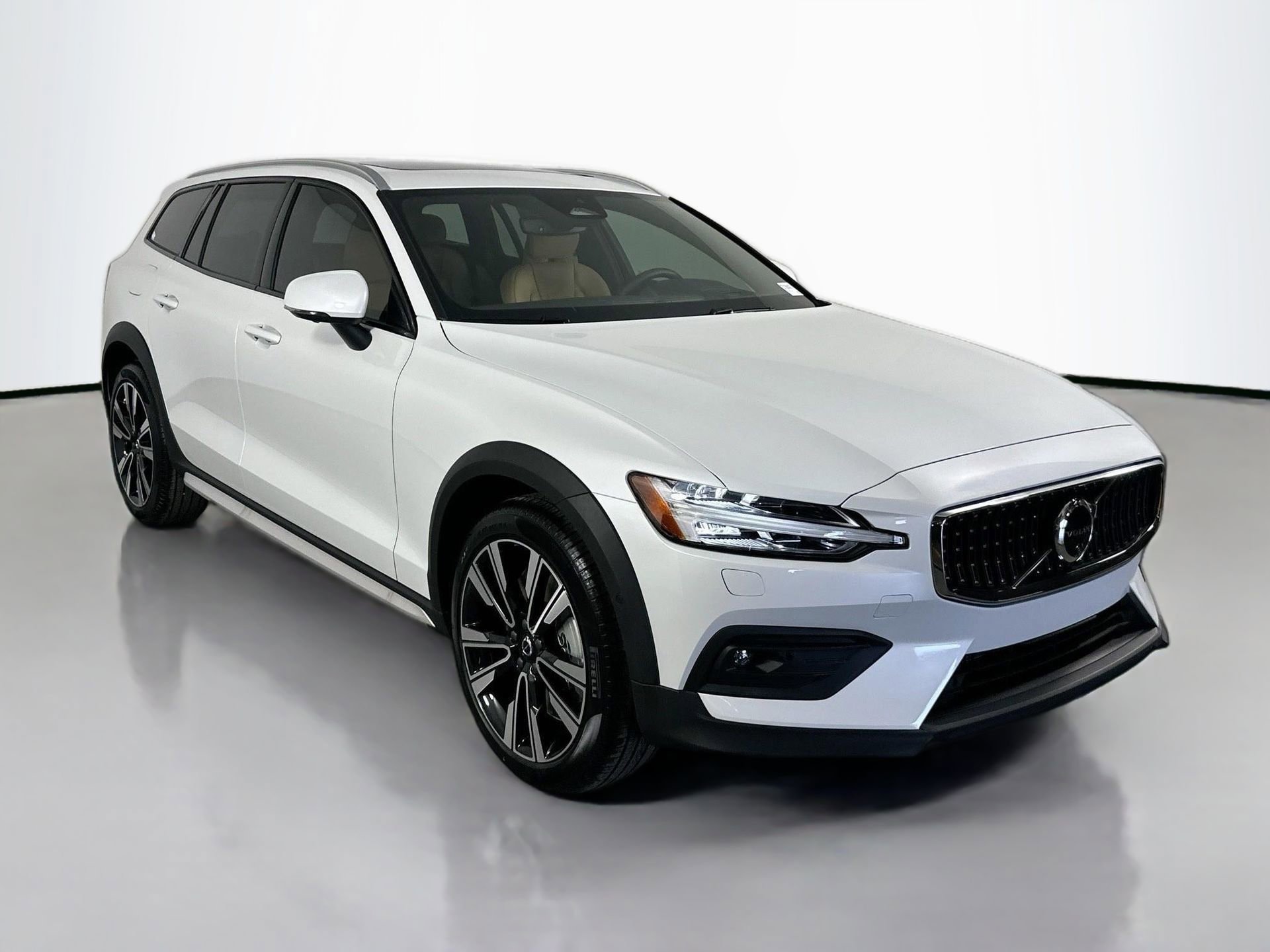 New 2026 Volvo V60 B5 Cross Country Ultra w/ Protection Package Premier image 3