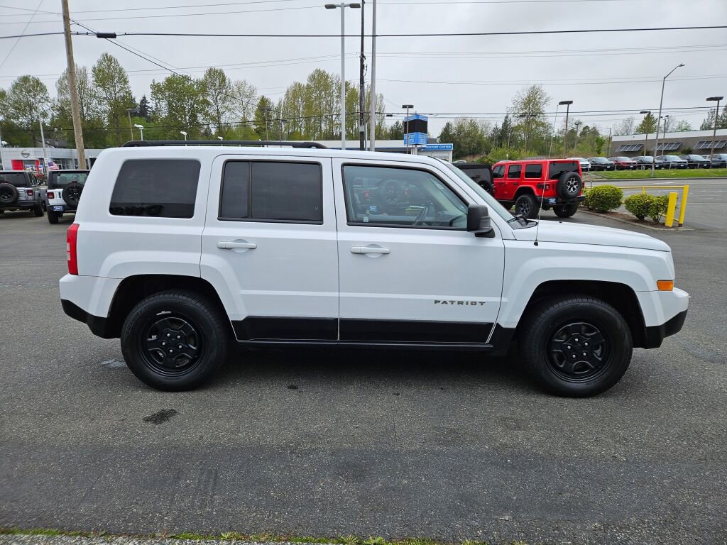 Used 2016 Jeep Patriot Sport w/ Power Value Group FWD image 6