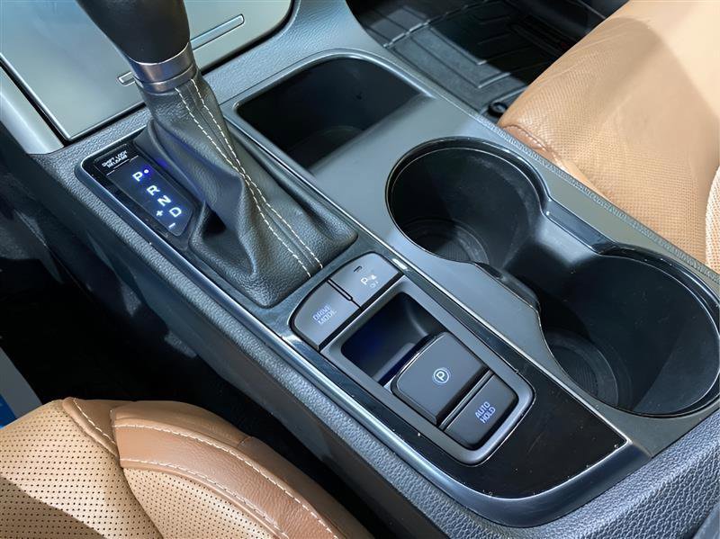 Used 2015 Hyundai Sonata Limited w/ Option Group 06 FWD image 9