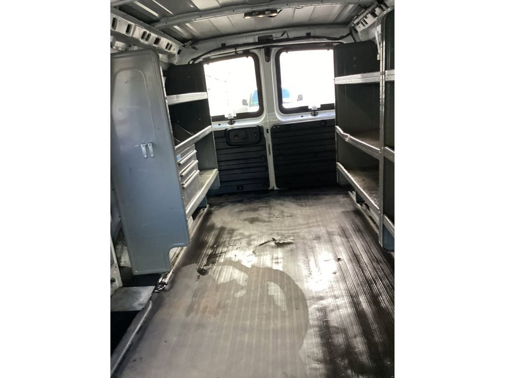 Used 2017 Chevrolet Express 2500 image 12