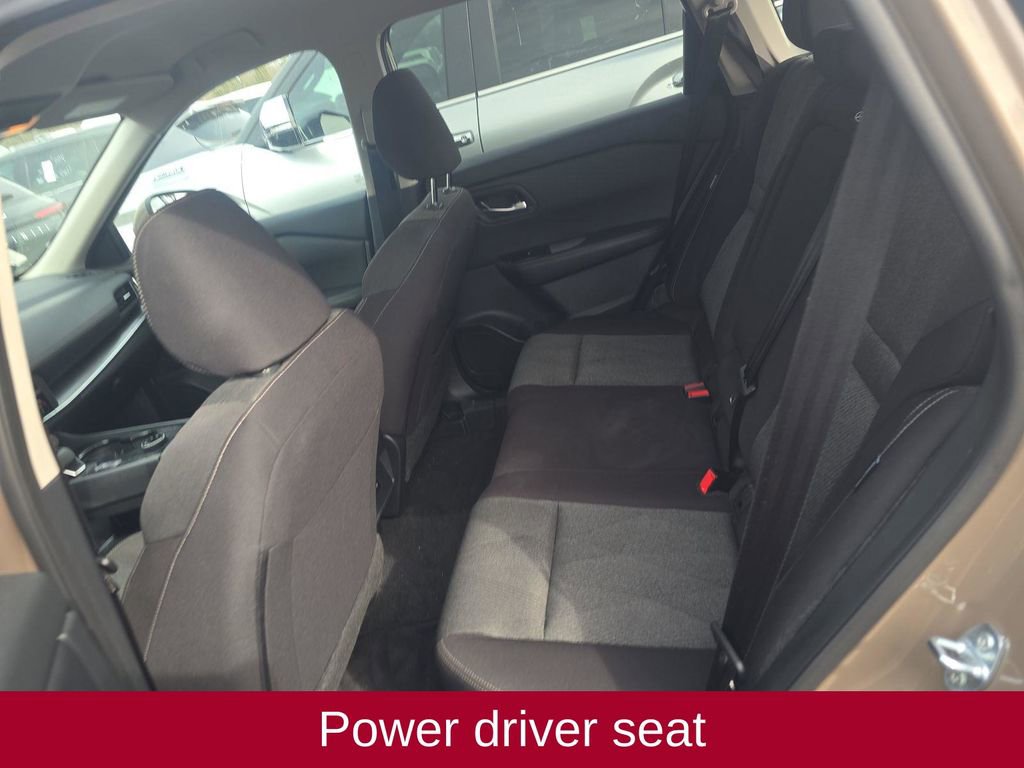 Used 2025 Nissan Rogue SV image 7