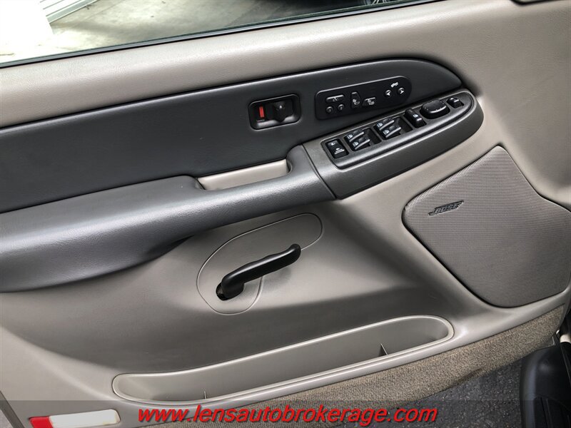 Used 2003 GMC Yukon XL SLT w/ 1SD Preferred Equipment Group AWD/4WD image 12