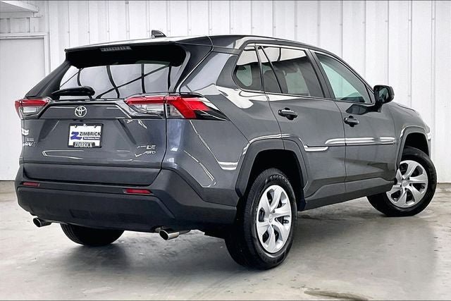 Used 2022 Toyota RAV4 LE AWD/4WD image 12