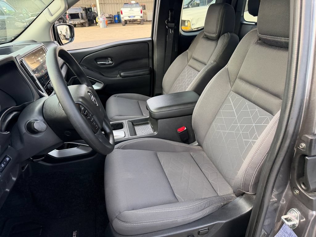 Certified 2025 Nissan Frontier SV w/ Tow Package RWD image 10