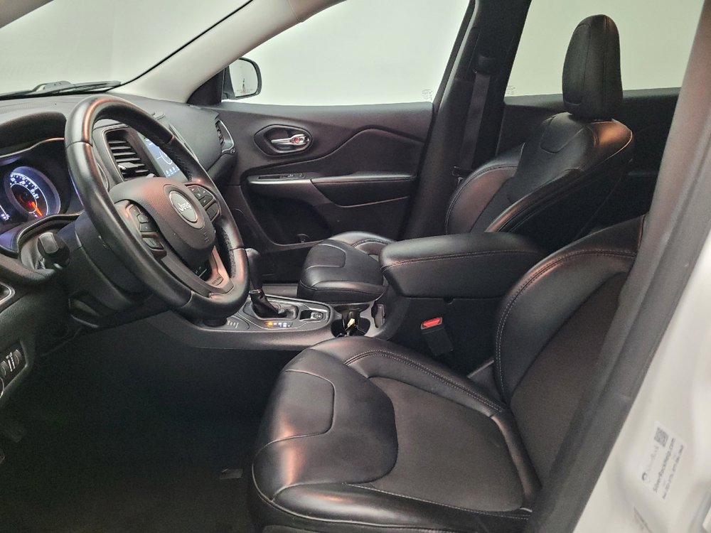 Used 2019 Jeep Cherokee Latitude Plus image 17