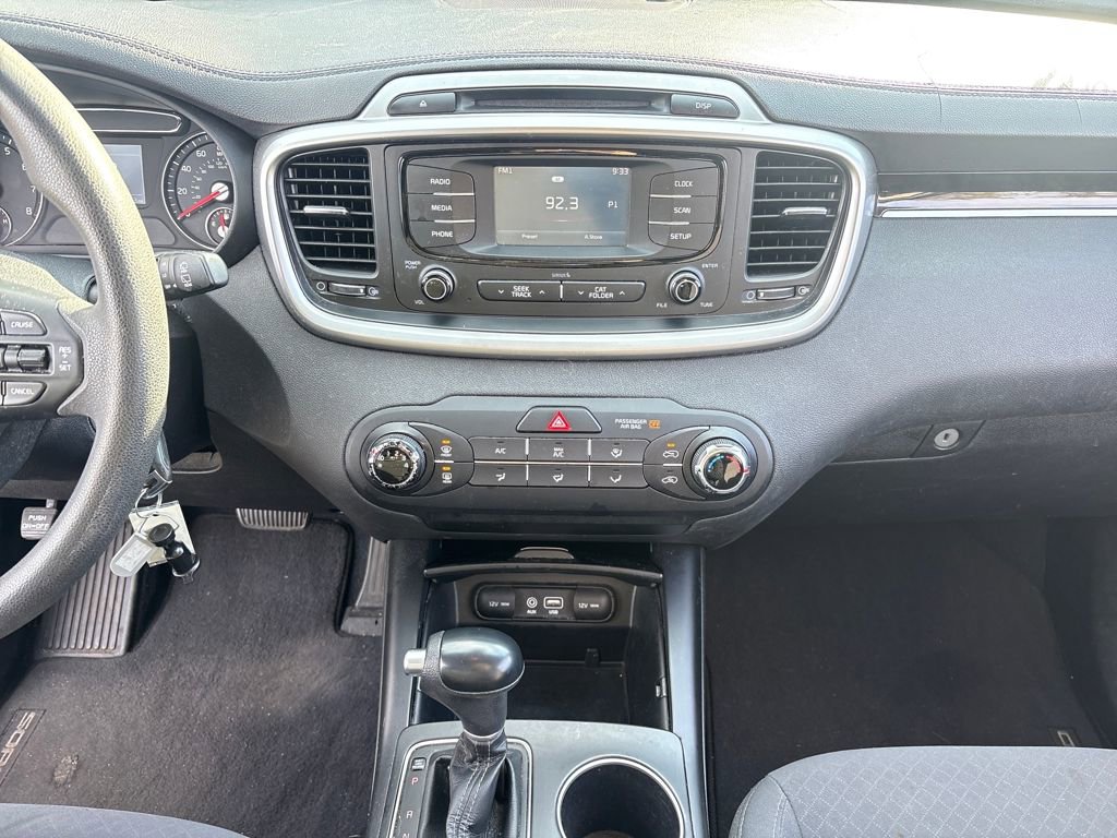Used 2017 Kia Sorento LX image 22