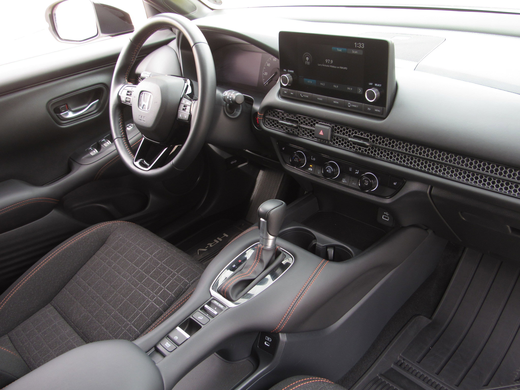 Used 2025 Honda HR-V Sport image 9