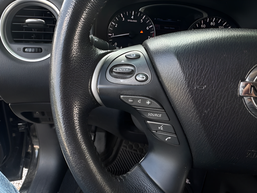 Used 2014 Nissan Pathfinder SL w/ SL Tech Package AWD/4WD image 18