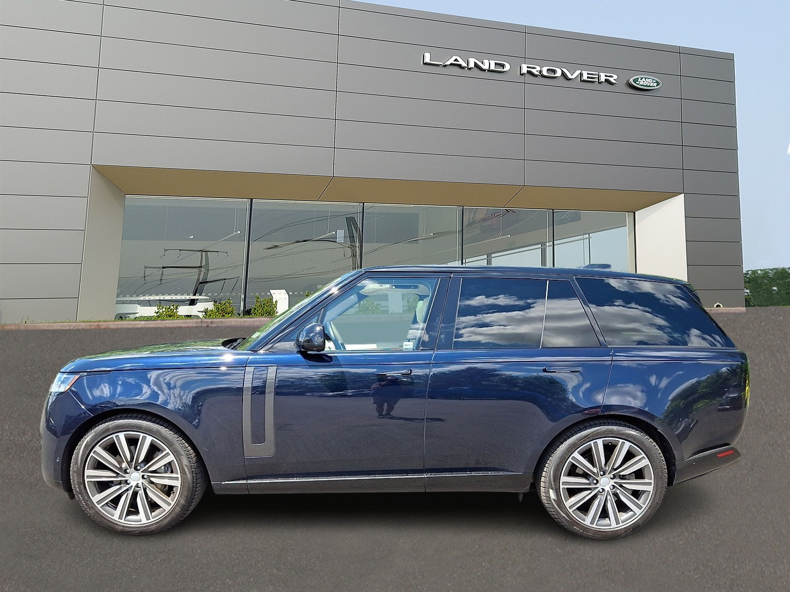 Used 2023 Land Rover Range Rover SE AWD/4WD image 6