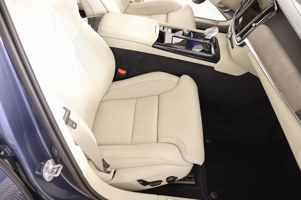 Used 2024 Volvo S90 T8 Ultimate w/ Lounge Package image 13