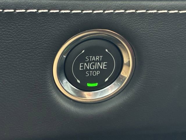 New 2026 Cadillac Escalade Platinum Sport w/ LPO, ONYX Package AWD/4WD image 18