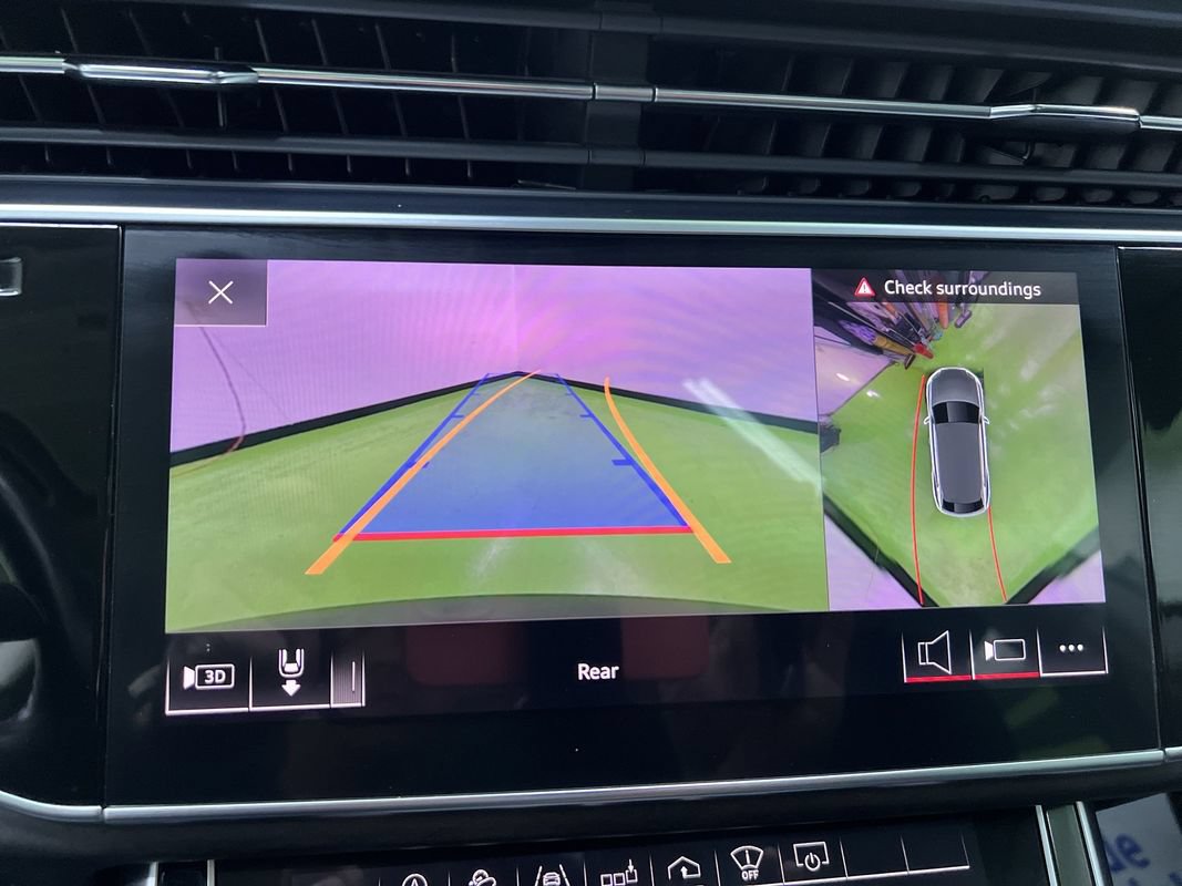 Used 2019 Audi Q8 Prestige AWD/4WD image 22