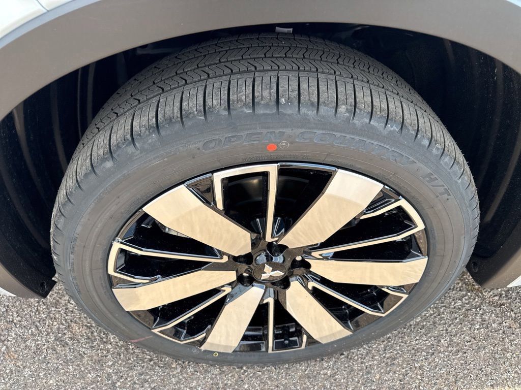 New 2026 Mitsubishi Outlander SEL FWD image 47