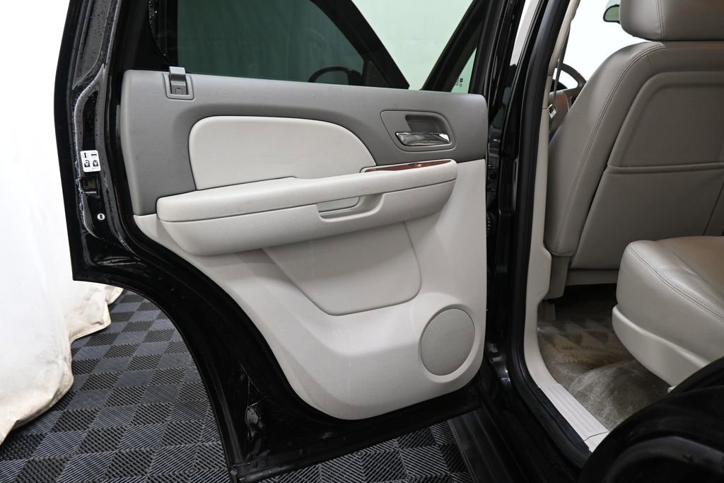 Used 2013 Chevrolet Tahoe LT w/ Luxury Package image 17