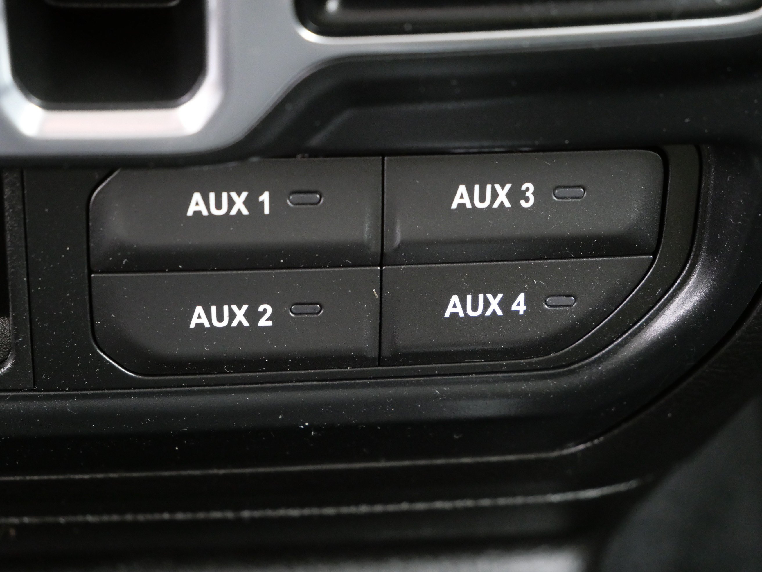 Used 2019 Jeep Wrangler Unlimited Sahara w/ Dual Top Group AWD/4WD image 31