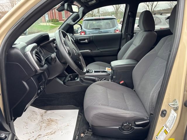 Used 2018 Toyota Tacoma TRD Off-Road image 14