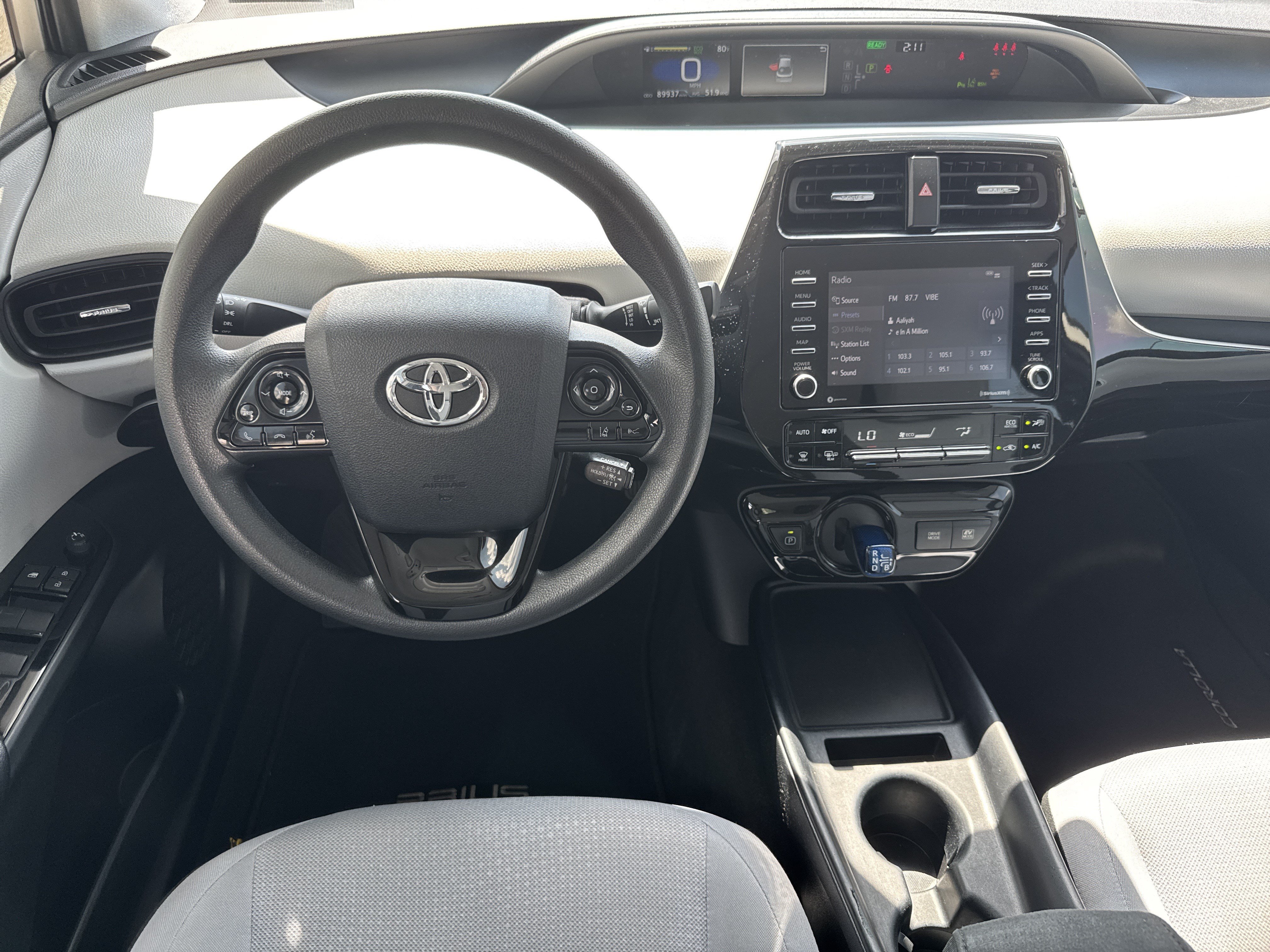 Used 2022 Toyota Prius LE FWD image 11
