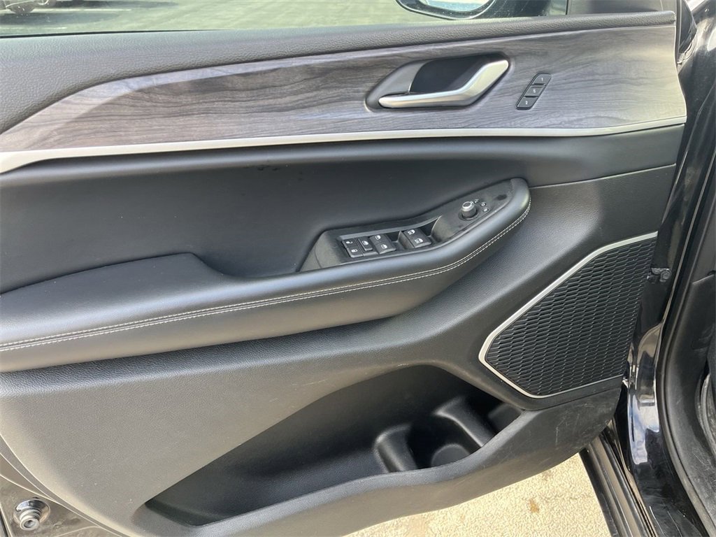 Used 2021 Jeep Grand Cherokee L Limited image 21