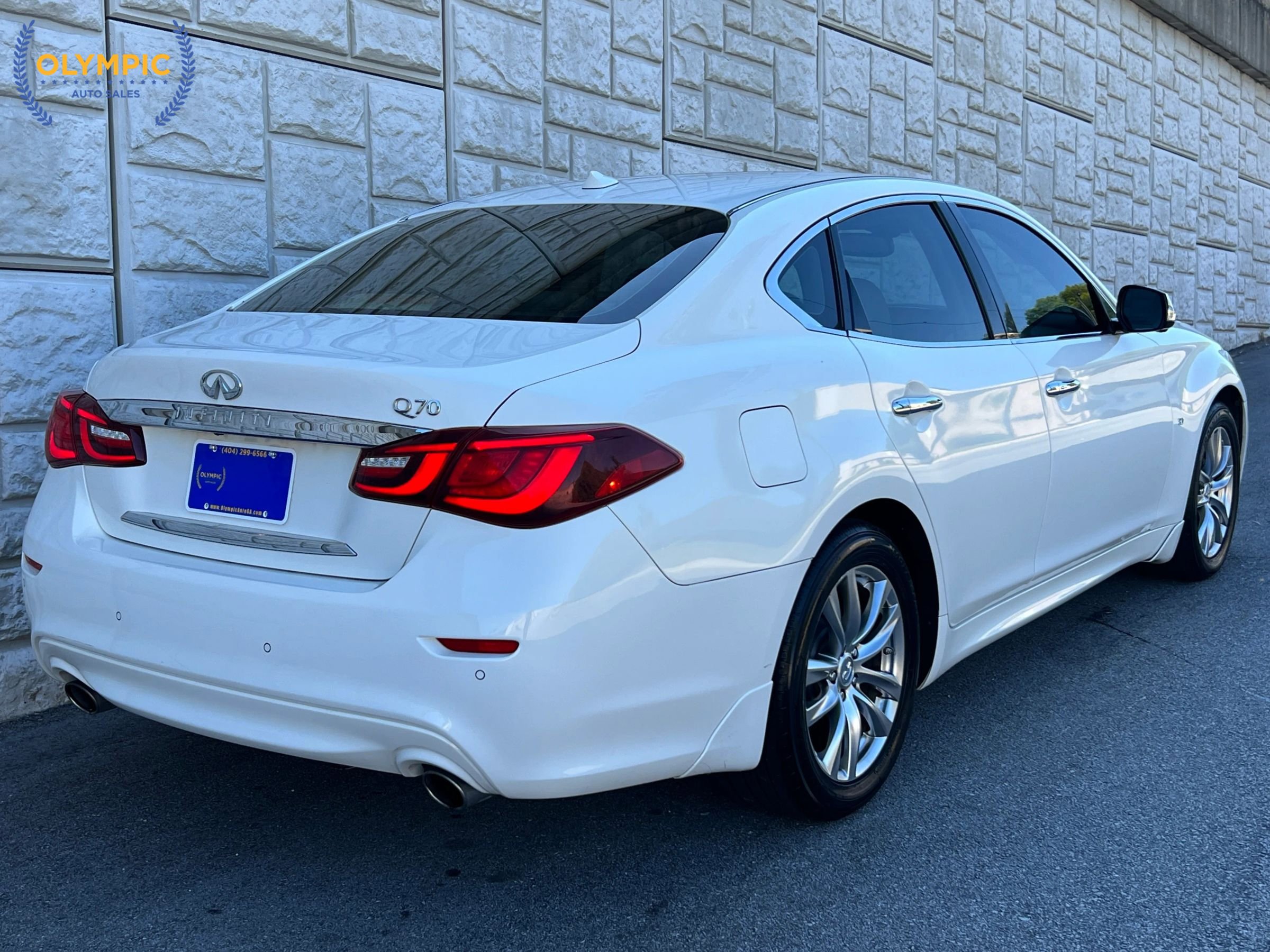 Used 2015 INFINITI Q70 3.7 RWD image 6