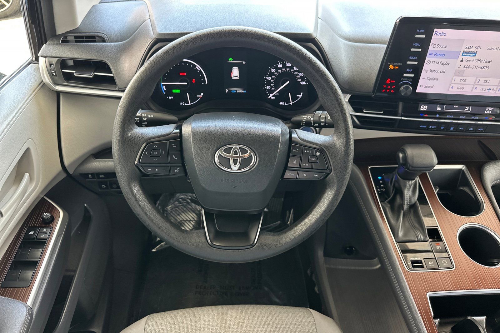 Certified 2023 Toyota Sienna LE FWD image 15