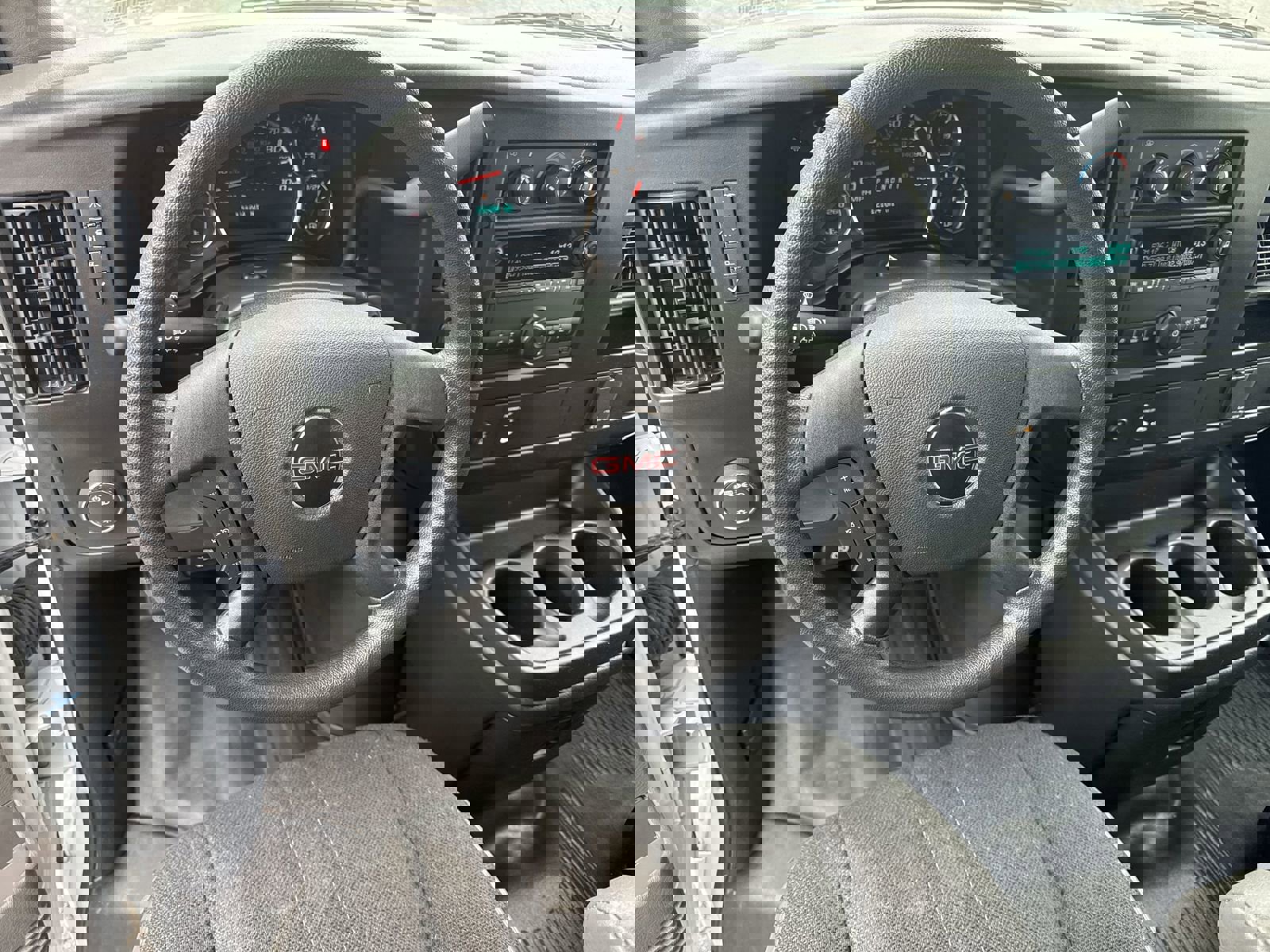 Used 2024 GMC Savana 2500 w/ Driver Convenience Package image 18