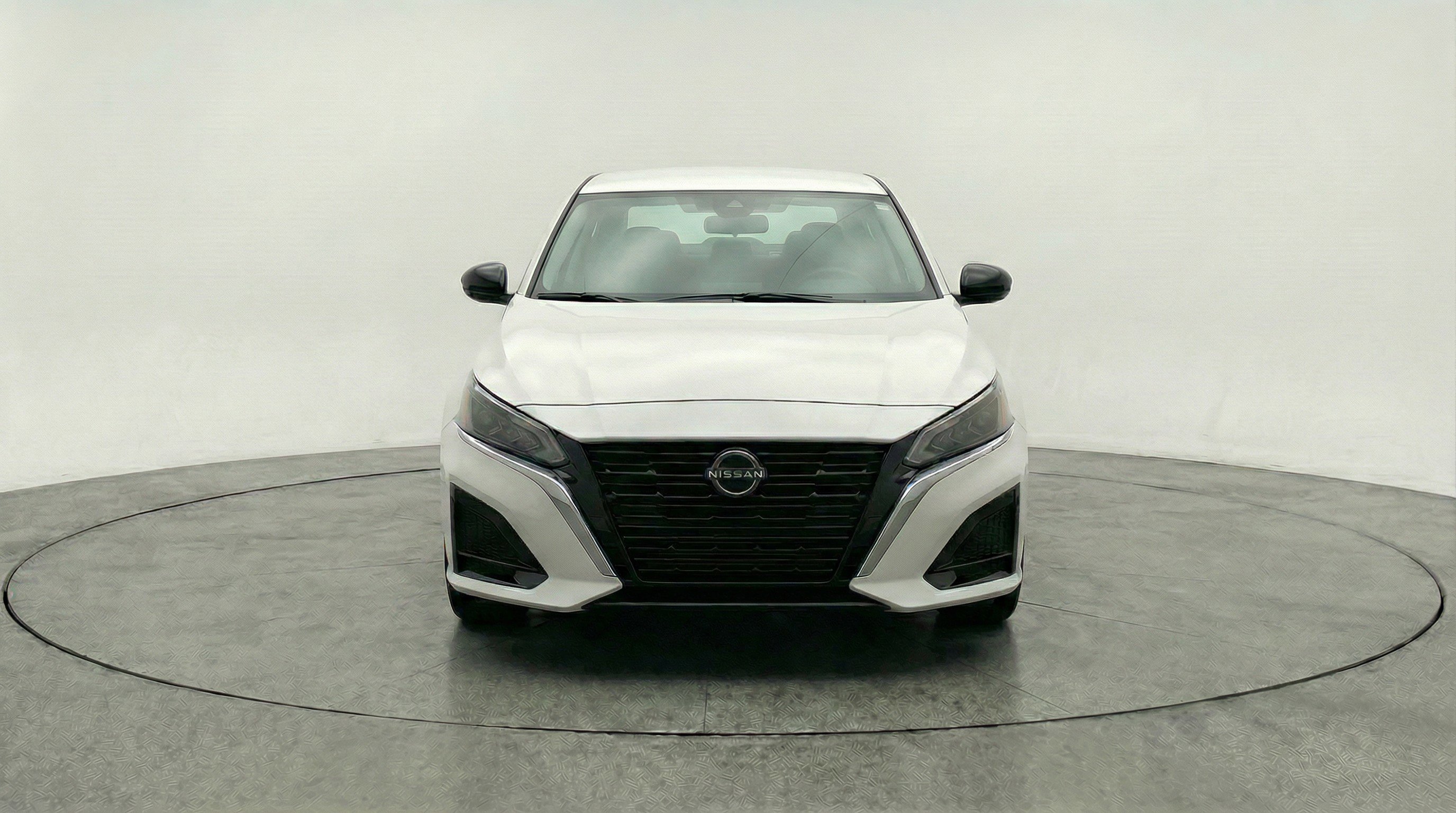 Used 2025 Nissan Altima 2.5 SV image 2