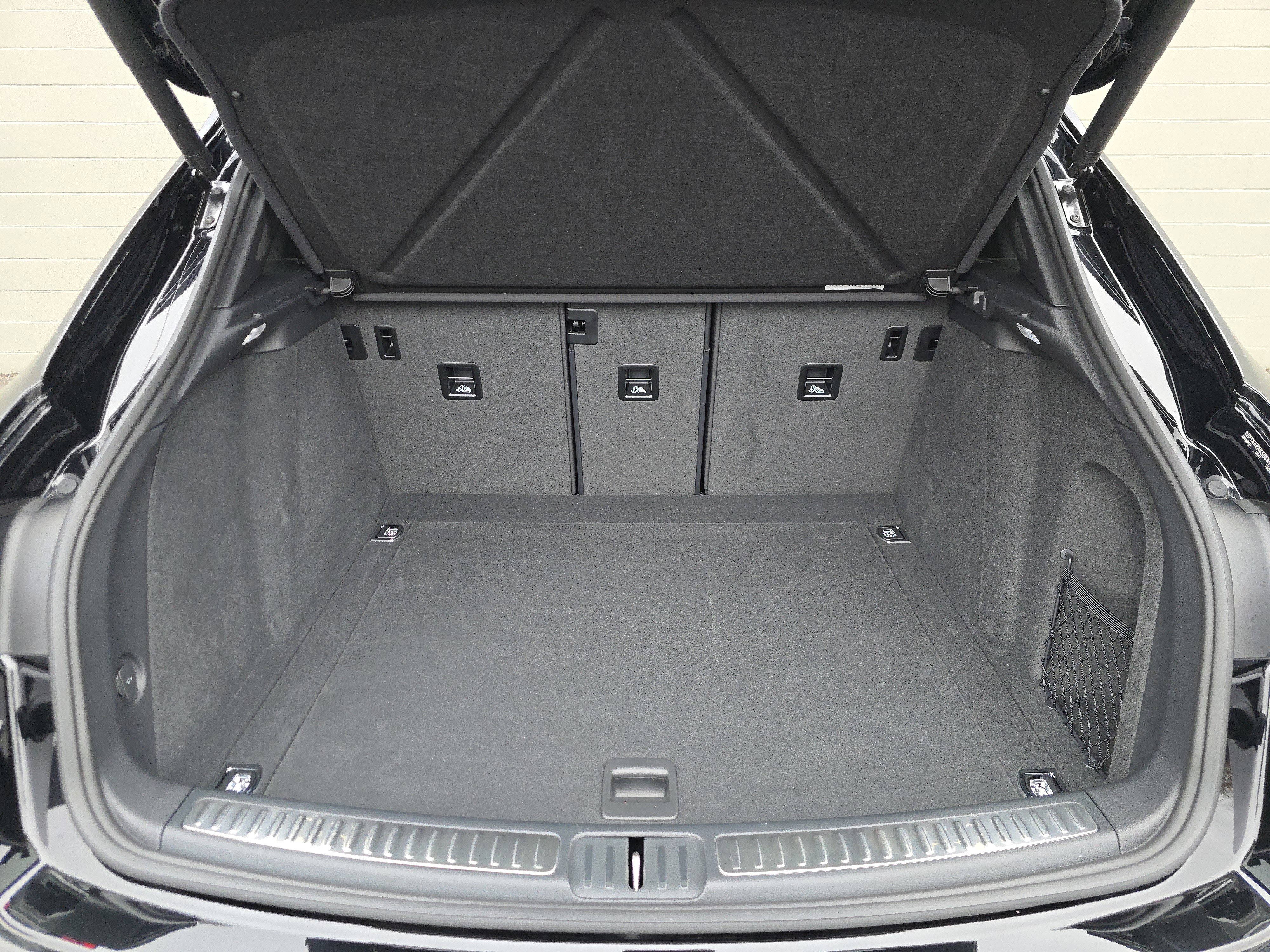 Certified 2025 Porsche Macan image 25