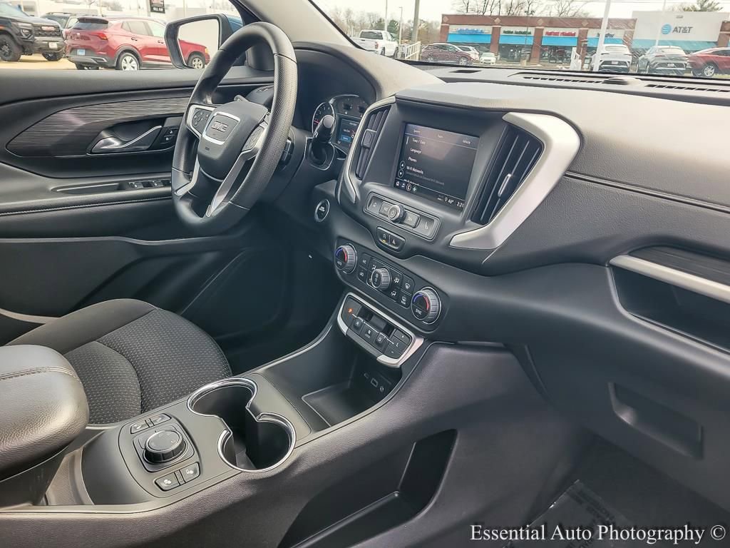 Used 2024 GMC Terrain SLE w/ Driver Convenience Package image 24
