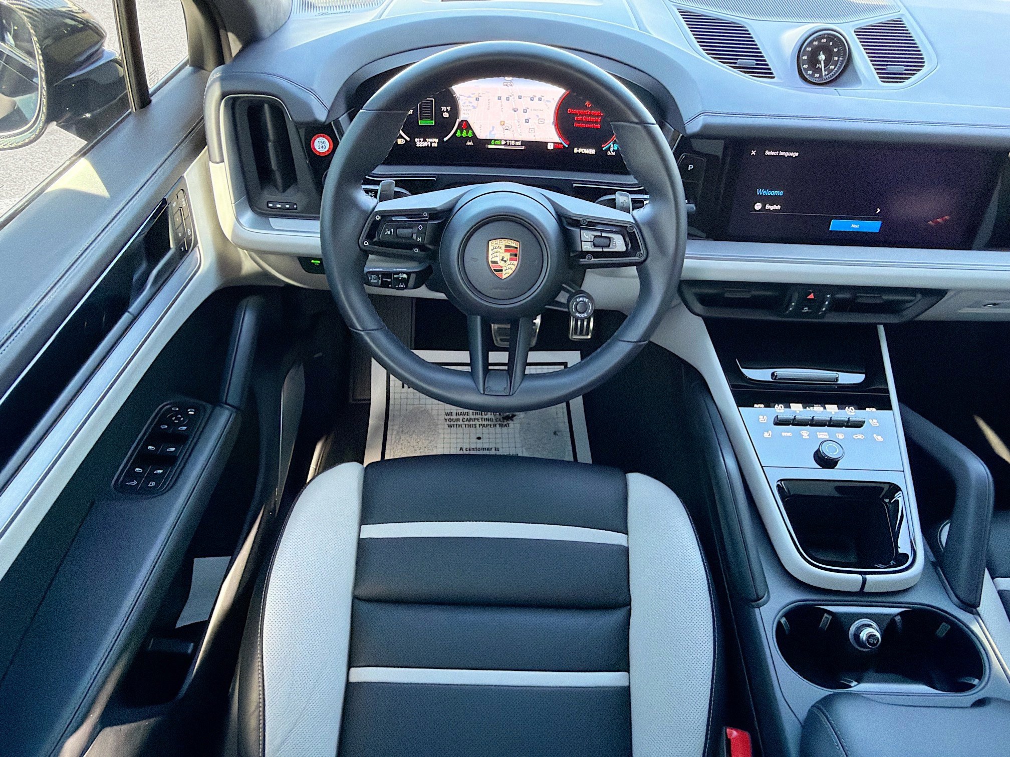 Used 2024 Porsche Cayenne Turbo image 16