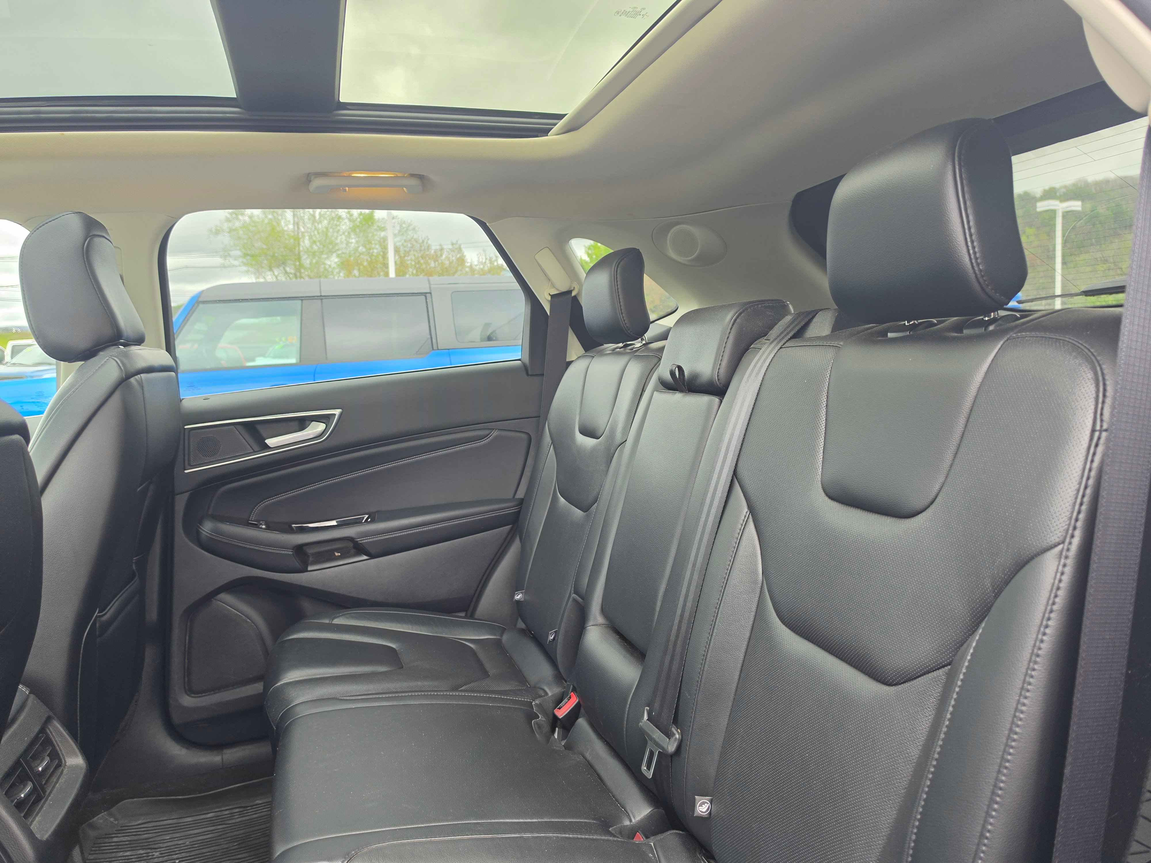 Used 2020 Ford Edge Titanium w/ Equipment Group 301A AWD/4WD image 13