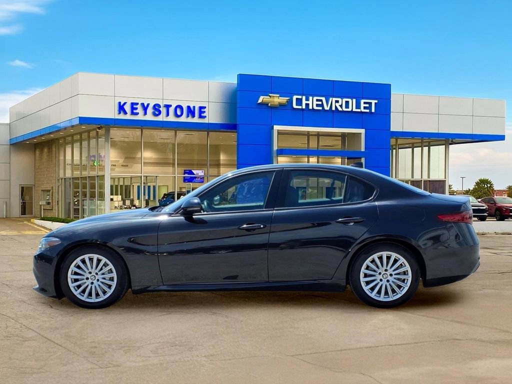 Used 2023 Alfa Romeo Giulia Sprint RWD image 4