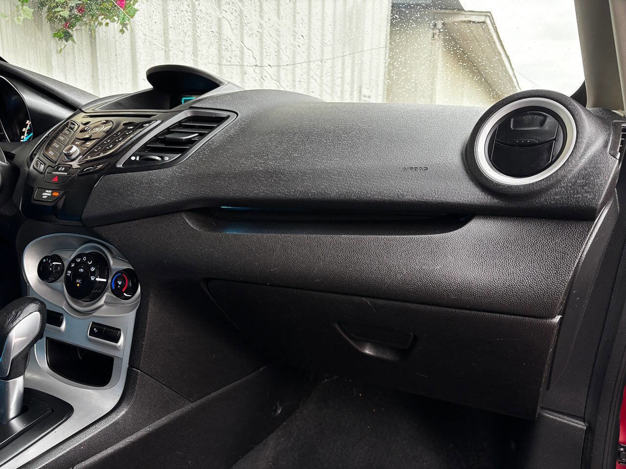 Used 2016 Ford Fiesta SE image 9