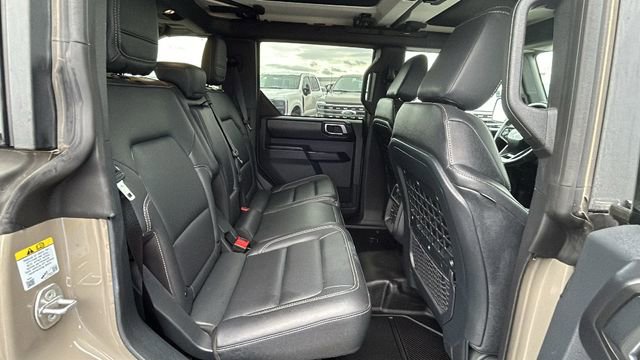Used 2025 Ford Bronco Badlands image 13