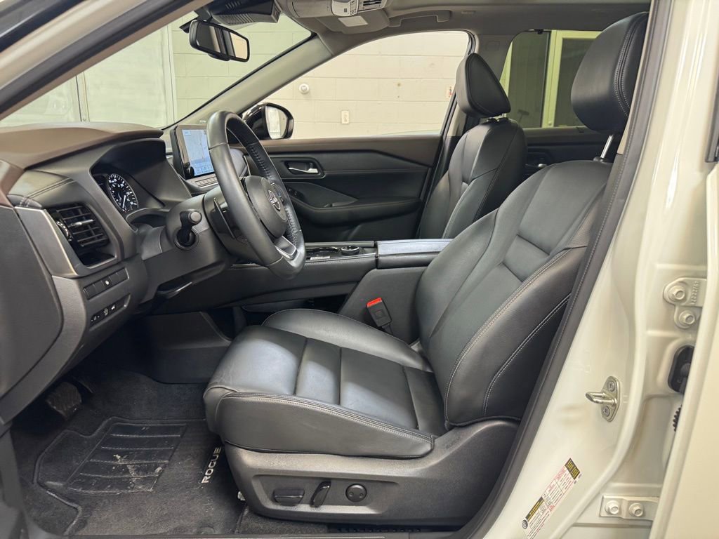 Used 2023 Nissan Rogue SL w/ SL Premium Package AWD/4WD image 12