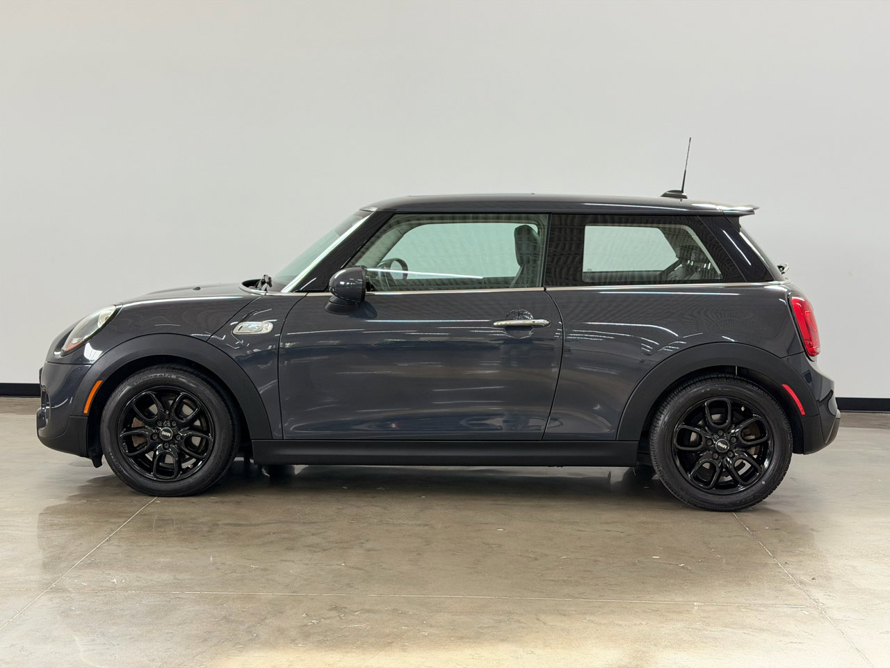 Used 2015 MINI Cooper S image 31