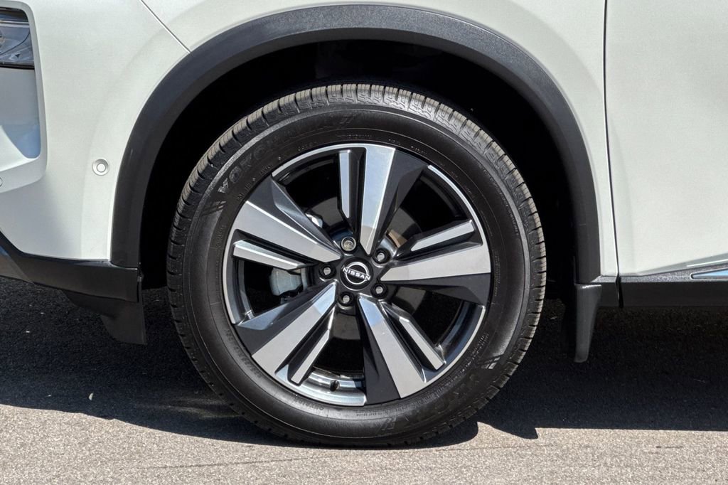 Used 2022 Nissan Rogue SL w/ SL Premium Package image 34