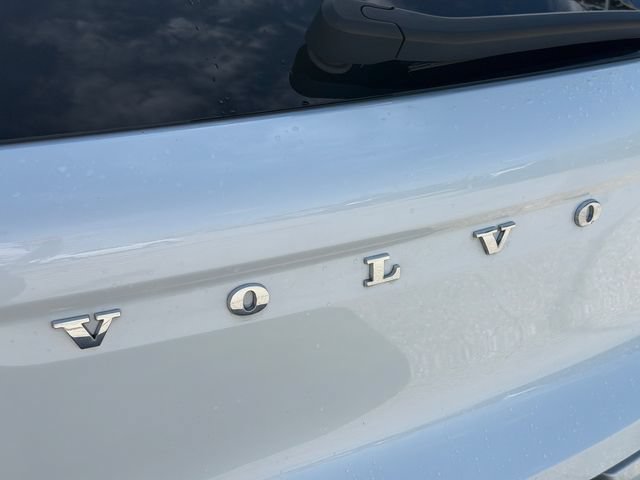 Certified 2024 Volvo XC40 B5 Plus w/ Protection Package AWD/4WD image 13