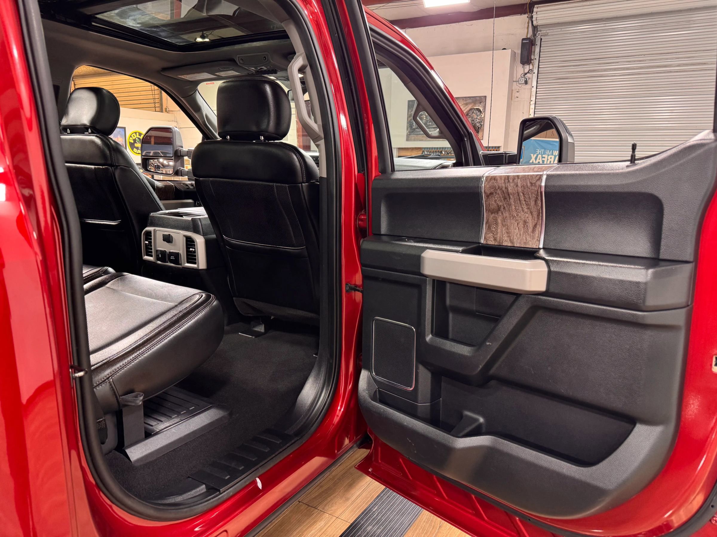Used 2019 Ford F250 Lariat w/ Lariat Ultimate Package AWD/4WD image 17